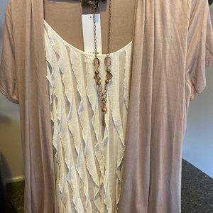 Women’s top size medium